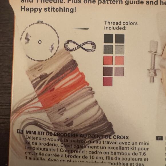 NEW Mini Robin Embroidery Cross Stitch Kit Kikkerland Bamboo Hoop Frame Bird - Picture 14 of 16